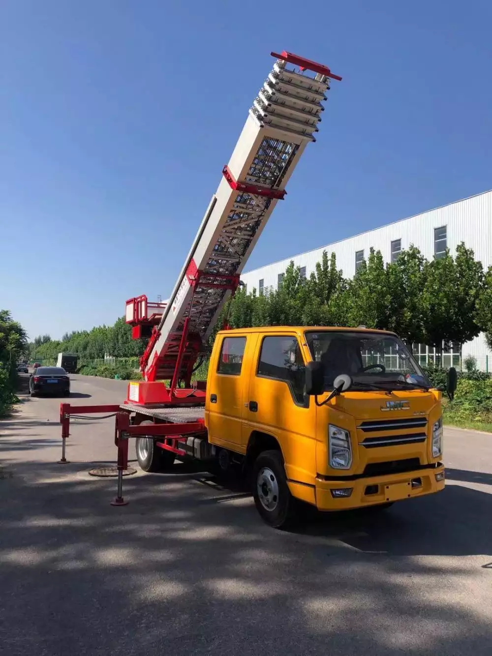 常州天宁附近的云梯车出租服务：轻松解决高空作业需求